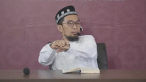 Ustadz Adi Hidayat (UAH), beliau mengingatkan umat Muslim tentang bahaya jebakan setan yang semakin canggih di era digital.