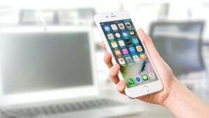 Ilustrasi. Begini cara mudah mengatasi iPhone macet atau ngelag dengan force restart.