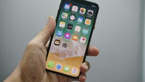 Apple secara resmi telah mengklasifikasikan iPhone X sebagai 'vintage' atau 'jadul', menandakan berakhirnya perjalanan salah satu iPhone paling penting dalam sejarah modern.