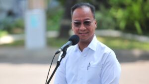 Agus Gumiwang Kartasasmita telah resmi ditunjuk sebagai Pelaksana Tugas (Plt) Ketua Umum Partai Golkar.