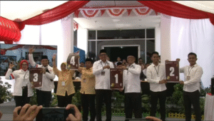 KPU Bontang resmi menggelar pengundian nomor urut pasangan calon (paslon) wali kota dan wakil wali kota untuk Pilkada Bontang 2024 pada Senin (23/9/2024).