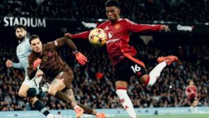 Potret Pertandingan Manchester City vs Manchester United di Etihad Stadium, pada Minggu, 15 Desember 2024.