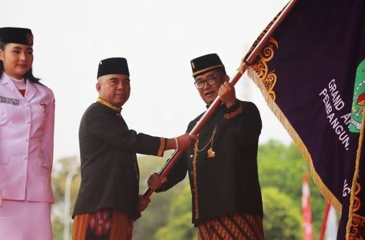 Pemerintah Provinsi Kalimantan Timur (Pemprov Kaltim) menyerahkan 23 penghargaan Arindama dan 2 penghargaan utama Grand Arindama kepada 10 kabupaten/kota.