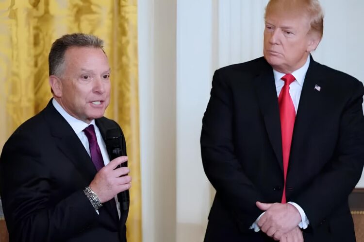 Utusan presiden terpilih Donald Trump untuk Timur Tengah, Steve Witkoff (kiri) yang mewacanakan relokasi sebagian warga Gaza ke Indonesia.