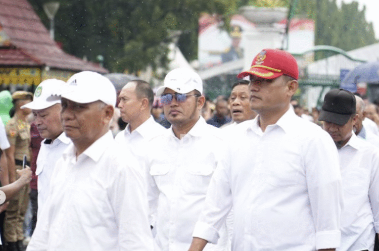 Gubernur Kaltim terpilih Rudy Mas'ud dan calon Wakil Gubernur Seno Aji mengikuti gladi bersih pelantikan kepala daerah di Istana Kepresidenan Jakarta pada Rabu, 19 Februari 2025.