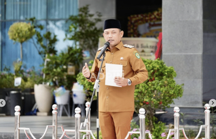 Wakil Gubernur Kalimantan Timur (Kaltim), H Seno Aji, mengambil peran sebagai pembina apel pagi yang diikuti seluruh pegawai di lingkungan Sekretariat Daerah Provinsi Kaltim.