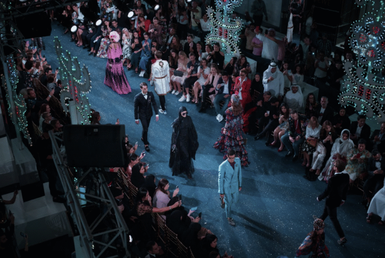 Ilustrasi foto gelaran fashion show.
