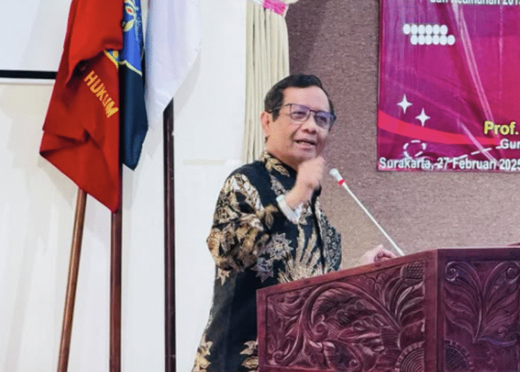 Mahfud MD saat Mengisi Seminar di Universitas Slamet Riyadi Solo, pada Kamis 27 Februari 2025 Menyinggung Soal Kasus Korupsi Pertamina.