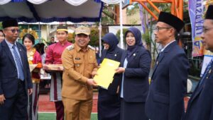 Wakil Wali Kota (Wawali) Bontang, Agus Haris dalam salah satu kegiatan saat upacara milad YPK.