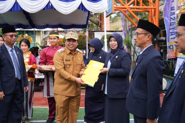 Wakil Wali Kota (Wawali) Bontang, Agus Haris dalam salah satu kegiatan saat upacara milad YPK.