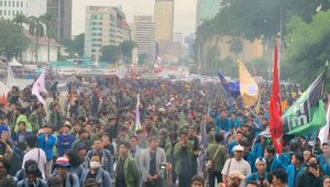 Potret aksi mahasiswa bertajuk ‘Indonesia Gelap’ yang digelar BEM SI di DKI Jakarta, pada Senin, 17 Februari 2025.