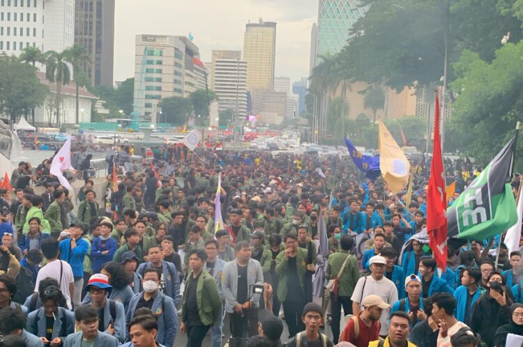 Potret aksi mahasiswa bertajuk ‘Indonesia Gelap’ yang digelar BEM SI di DKI Jakarta, pada Senin, 17 Februari 2025.