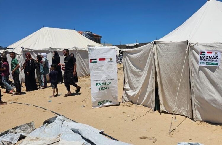 Salah satu bentuk bantuan dari Baznas yang didistribusikan kepada warga Palestina. Pihak Israel kini secara sepihak melakukan blokade kemanusiaan di Gaza.
