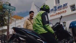 Prabowo minta driver ojek online mendapatkan THR dari perusahaan masing-masing.