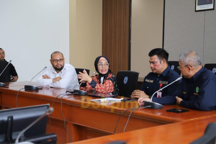Wali Kota Bontang, Neni Moerniaeni, menegaskan bahwa Pemerintah Kota Bontang tidak pernah memberikan izin untuk aktivitas penambangan pasir di kawasan hutan lindung.