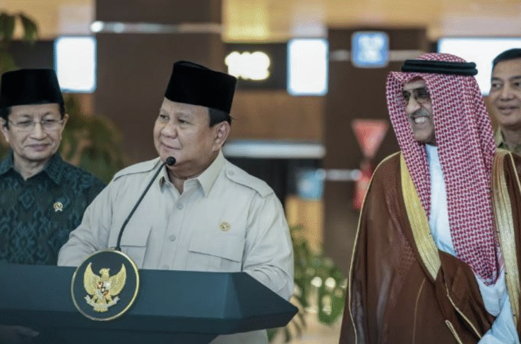 Presiden RI, Prabowo Subianto saat resmikan Terminal Khusus Haji dan Umrah di Bandara Soetta, Tangerang, Banten.
