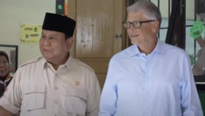 Presiden RI, Prabowo Subianto (kiri) dan Tokoh bisnis kenamaan AS, Bill Gates.
