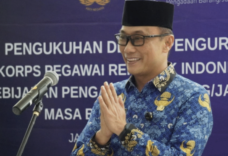 Potret Ketua Umum Dewan Pengurus KORPRI Nasional Zudan Arif saat pelantikan Dewan Pengurus KORPRI LKPP, 19 Mei 2025.