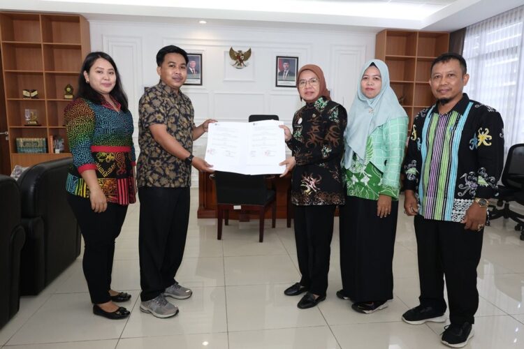 Sekretariat Daerah (Setda) Kota Bontang secara resmi memulai kolaborasi dengan Bank Sampah Induk Bessai Berinta.