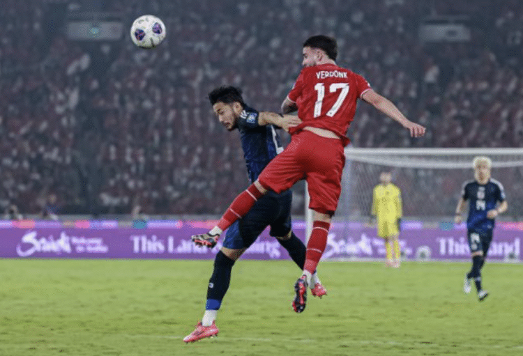 Potret pemain Timnas Indonesia, Calvin Verdonk saat berlaga kontra Jepang di putaran pertama Kualifikasi Round 3 Piala Dunia 2026.