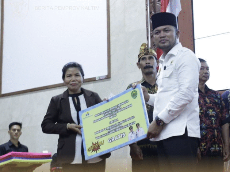 Gubernur Kaltim Rudy Mas'ud wujudkan janji program Gratispol Umroh & Jospol. Ribuan penjaga rumah ibadah dan guru agama dapat penghargaan. (Instagram @beritapemprovkaltim)