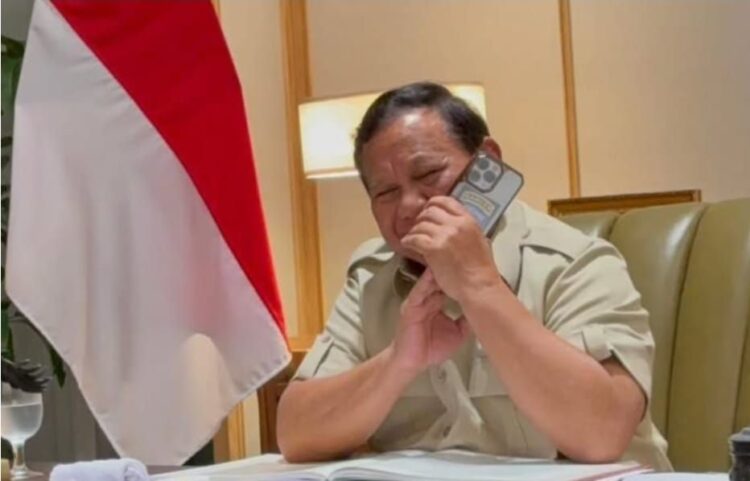 Momen Presiden Prabowo menerima panggilan telepon dari Presiden Donald Trump.