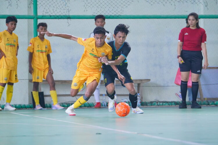 Pertandingan semifinal U-16 Liga AAFI Regional Bontang 2025 antara Obrey FC dan Letta FA (Bontang Sportainment)