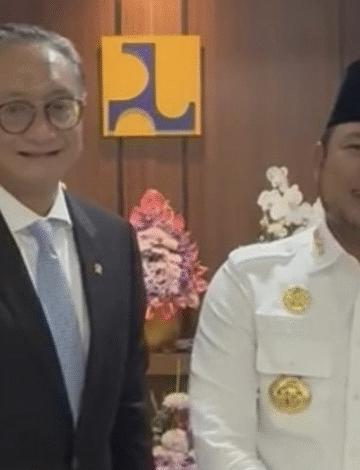 Pertemuan Gubernur Kalimantan Timur, H. Rudy Mas’ud (kanan) dengan Menteri PUPR, Dody Hanggodo (kiri). (Instagram @beritapemprovkaltim)