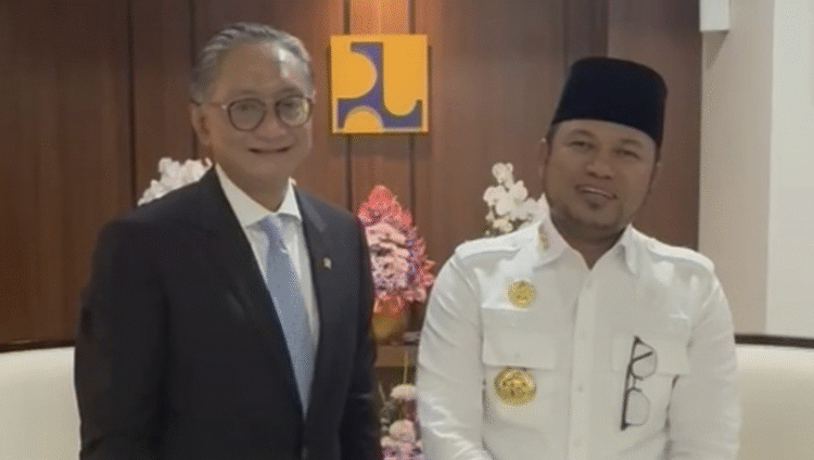 Pertemuan Gubernur Kalimantan Timur, H. Rudy Mas’ud (kanan) dengan Menteri PUPR, Dody Hanggodo (kiri). (Instagram @beritapemprovkaltim)