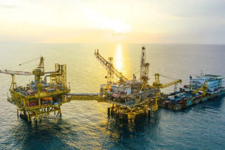 Anjungan migas lepas pantai Subholding Upstream Pertamina. (PHE)